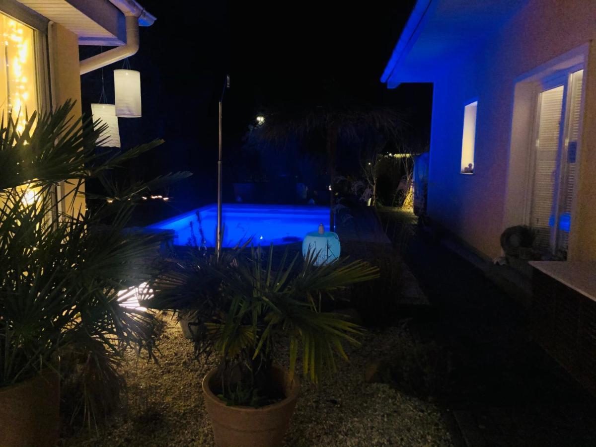 Apartment Tinyhouse Mit Pool, Outdoor Whirlpool Und Garten Petershagen-Eggersdorf 外观 照片