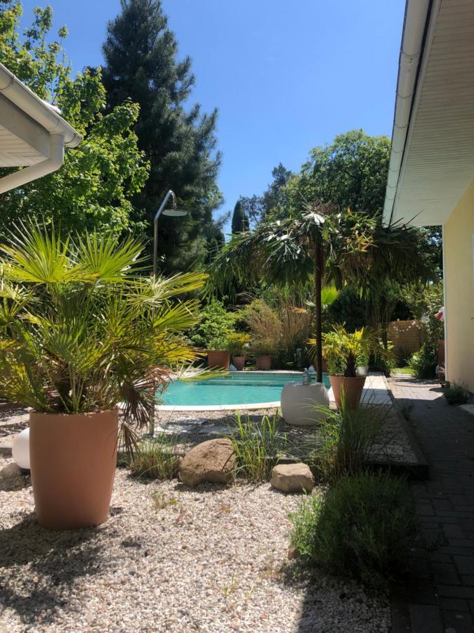 Apartment Tinyhouse Mit Pool, Outdoor Whirlpool Und Garten Petershagen-Eggersdorf 外观 照片